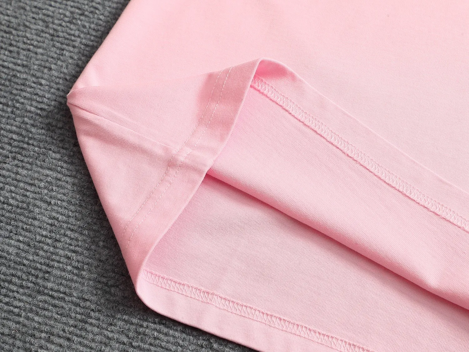 🅿️220 Chrome hearts ch Chrome hearts cross pink hot diamond short-sleeved t-shirt. Advanced tie-dye technology. Large version. Loose and stylish. Low version, slim and long version with upper body and raised hips. 100% commitment: top quality, not fast food. The highest version on the market. Top quality, 320 grams. 26 custom-dyed double yarn cotton, same style for men and women, complete with three standards. Color: Six colors available, available to the public. Size: XS-L. Size chart: